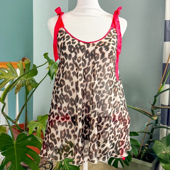 Victoria’s Secret Leopard Print Lingerie with Red Accents - Picture 10 of 10